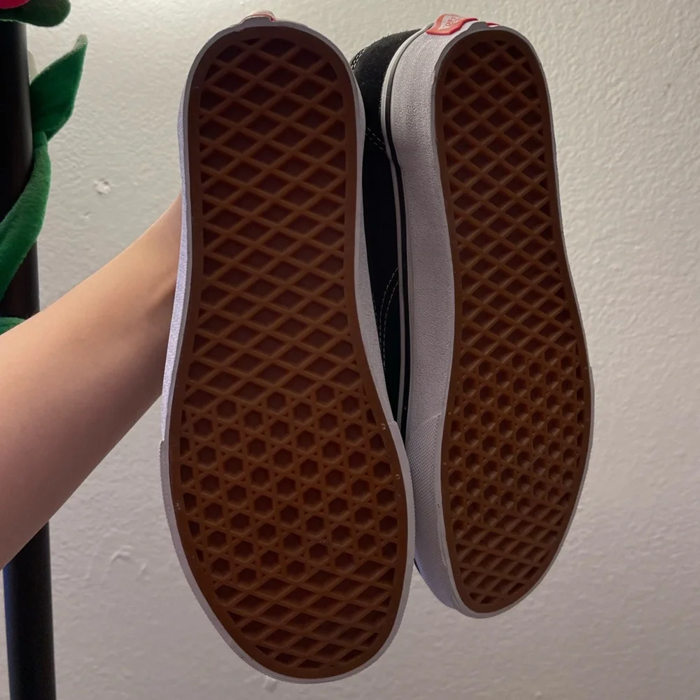 New Vans Old Skool - Picture 7 of 7